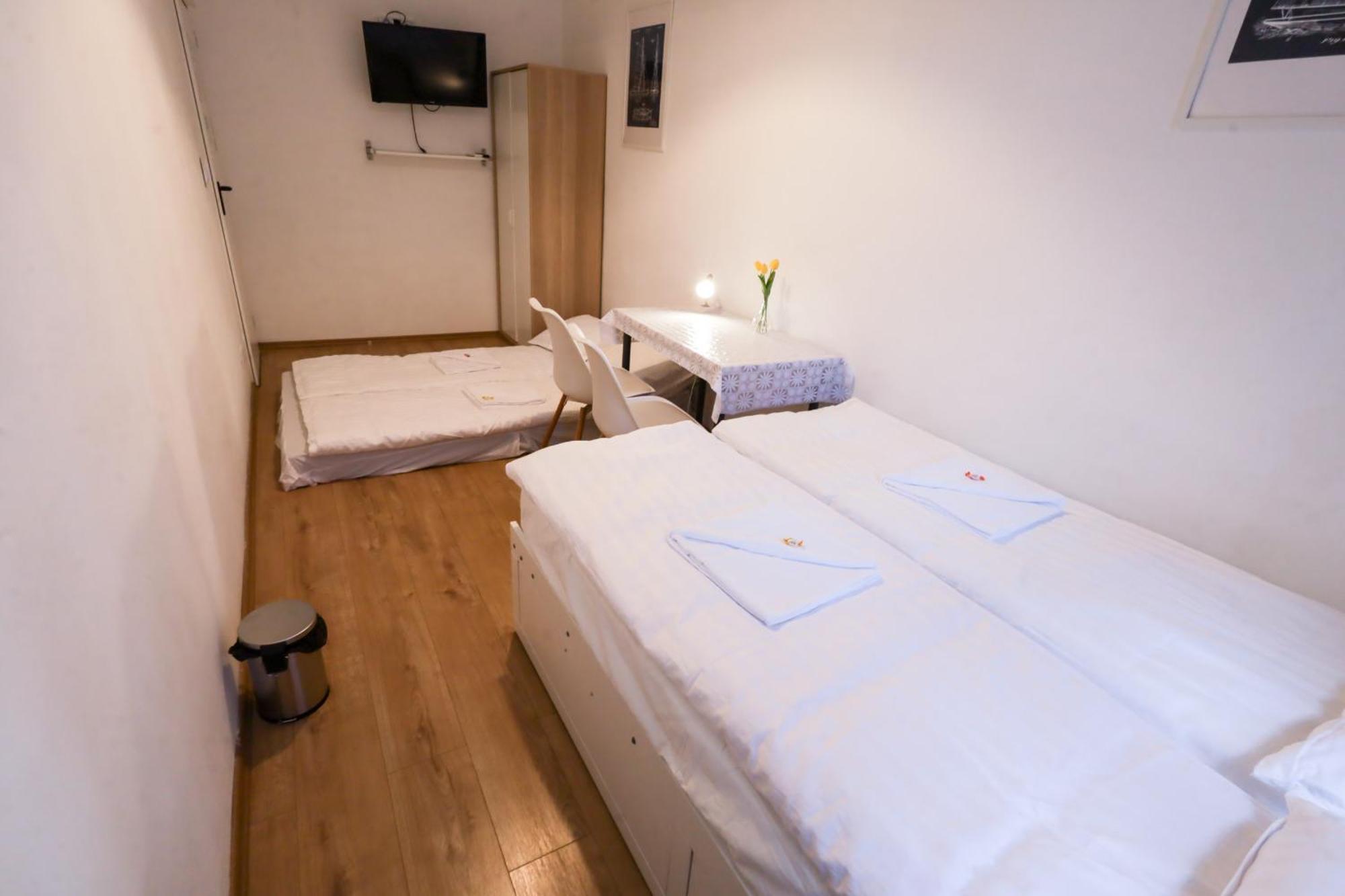 Pest-Port Apartment 4 Rooms For 16 Person 부다페스트 외부 사진